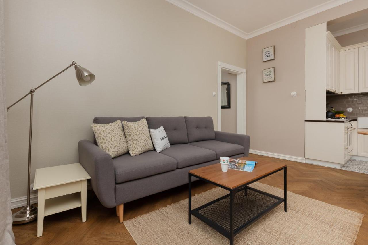 Metro Rondo Onz Apartment By Noclegi Renters Варшава Экстерьер фото